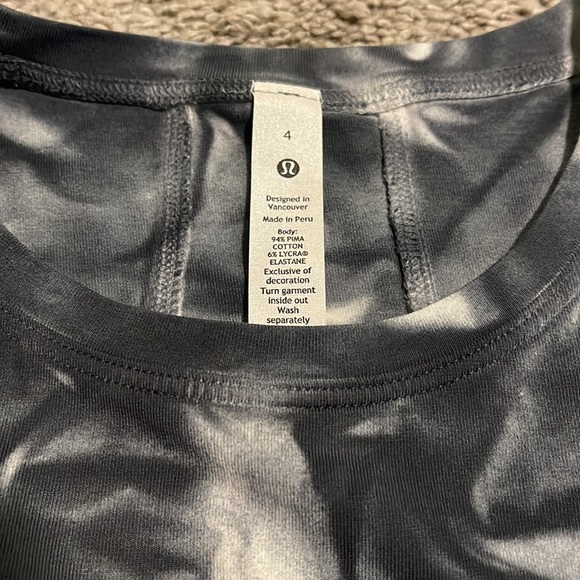 LULULEMON cropped workout top - Picture 2 of 4